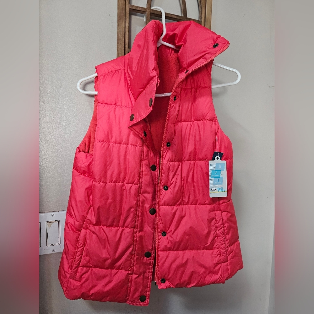 Bright pink Old Navy puffer vest